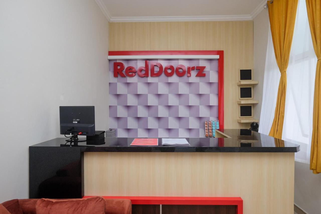 Reddoorz Near Kawasan Bandara Ahmad Yani Semarang 2酒店 外观 照片