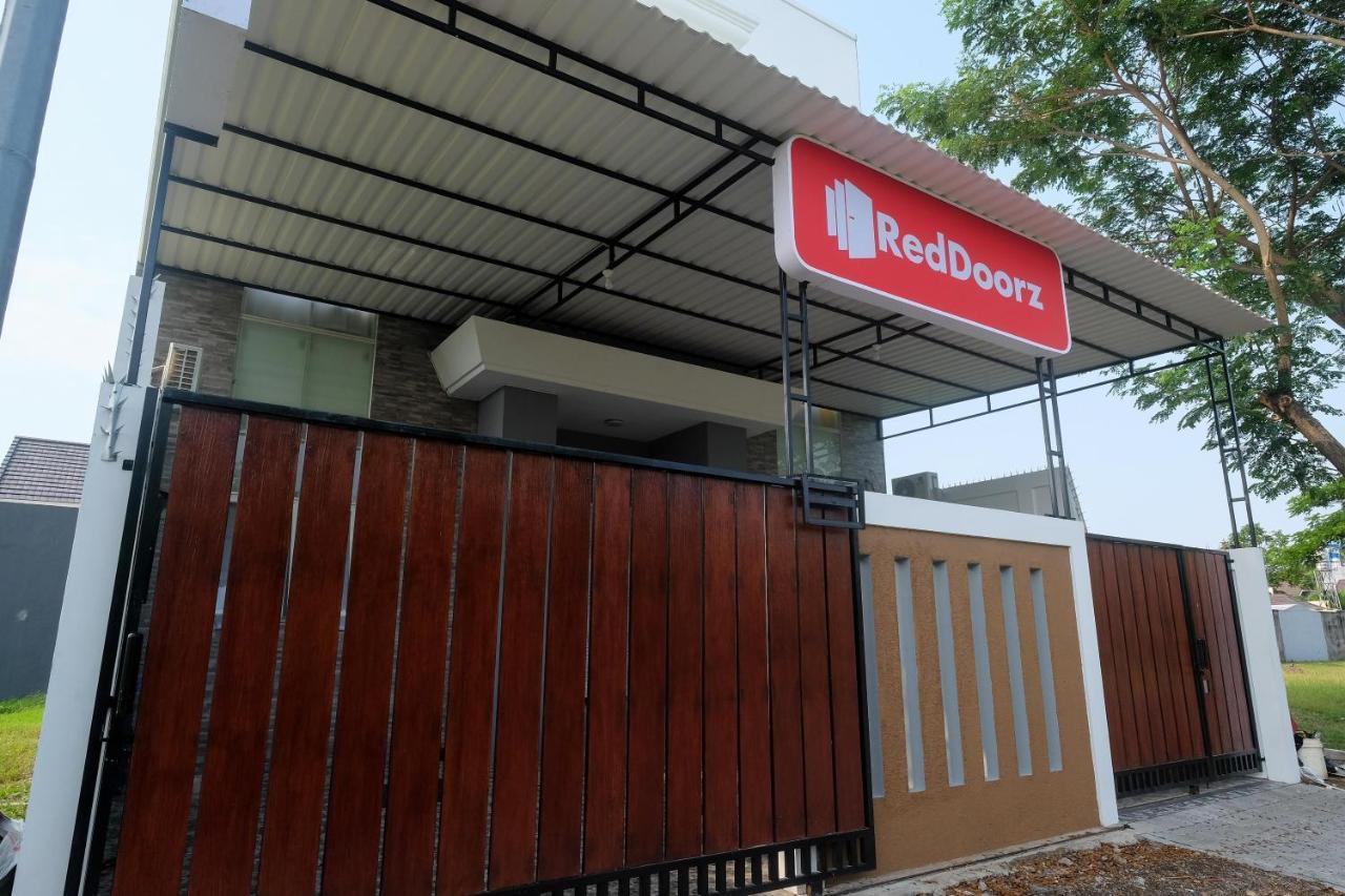 Reddoorz Near Kawasan Bandara Ahmad Yani Semarang 2酒店 外观 照片